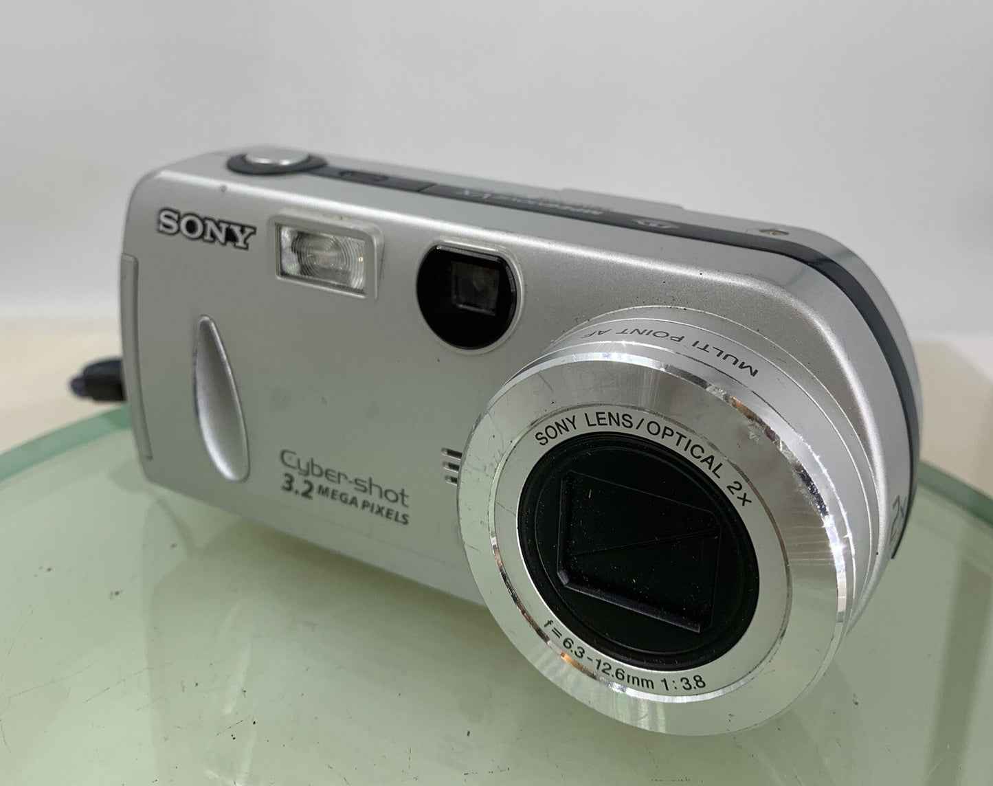 Digital Sony Cyber-Shot DSC-P52 3.2 megapixels SILVER Vintage - TESTED - 8321