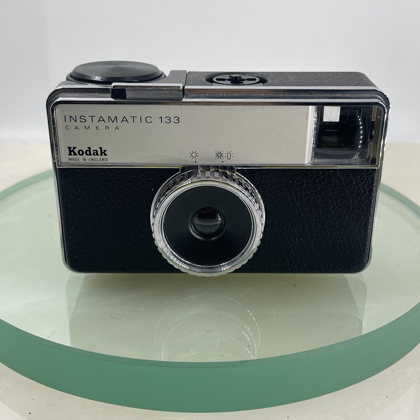 Kodak Instamatic 133 Camera With Leather Case - Very Good Condition #6941