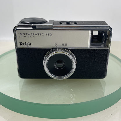 Kodak Instamatic 133 Camera With Leather Case - Very Good Condition #6941