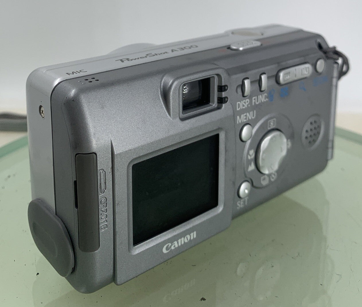 CANON POWERSHOT A300 SILVER DIGITAL CAMERA NO CHARGER NO CARD TESTED - 3044