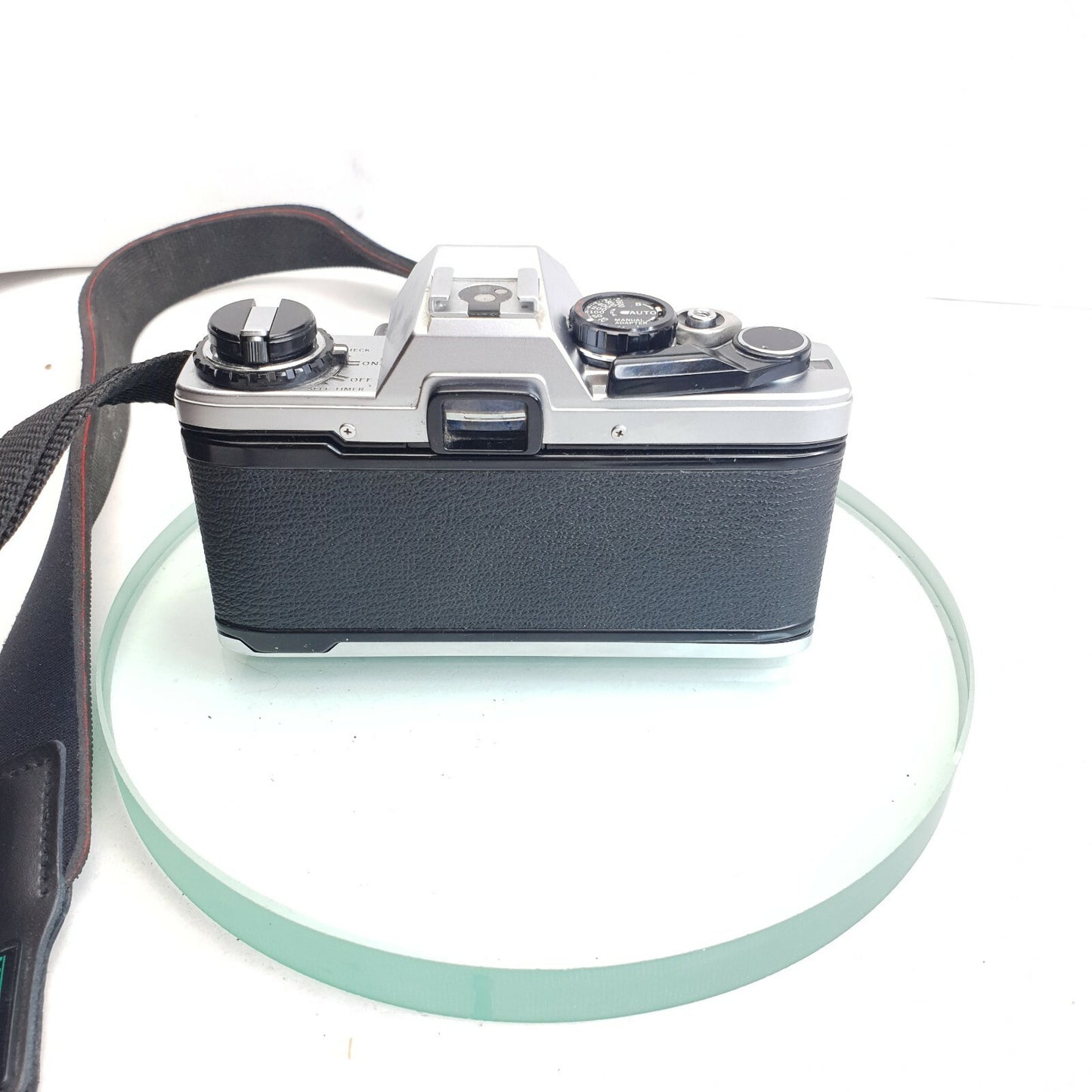 Olympus OM10 35mm Film SLR Manual Camera with Olympus 50/1.8 Zuiko Lens - Silver3