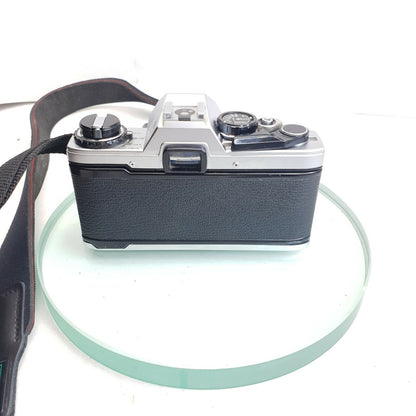 Olympus OM10 35mm Film SLR Manual Camera with Olympus 50/1.8 Zuiko Lens - Silver3