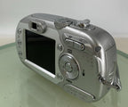 Samsung Digimax V700 7.1MP COMPACT DIGITAL CAMERA SILVER +CHARGER TESTED - 2296