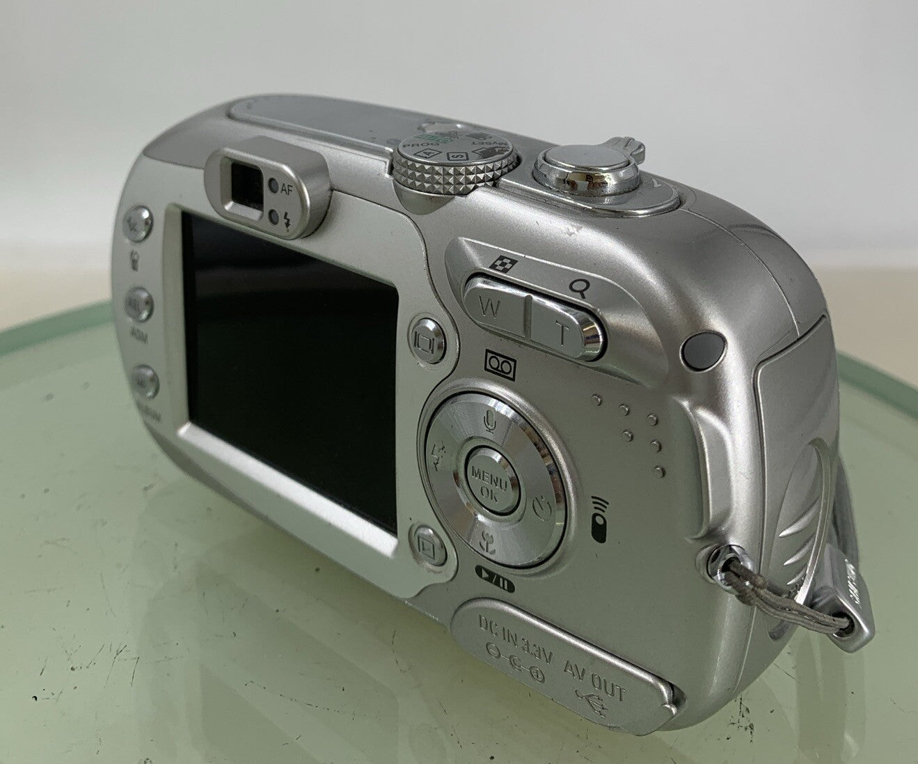 Samsung Digimax V700 7.1MP COMPACT DIGITAL CAMERA SILVER +CHARGER TESTED - 2296