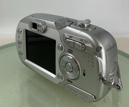 Samsung Digimax V700 7.1MP COMPACT DIGITAL CAMERA SILVER +CHARGER TESTED - 2296