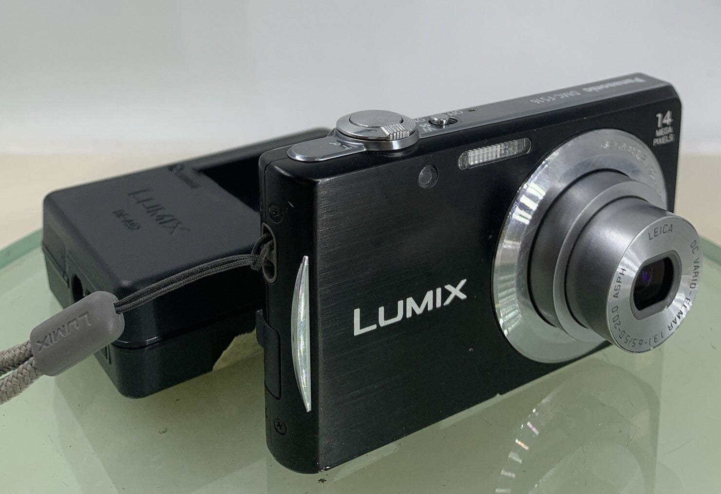 Panasonic LUMIX DMC-FS16 14.1 MP DIGITAL CAMERA BLACK WITH CHARGER TESTED - 3320