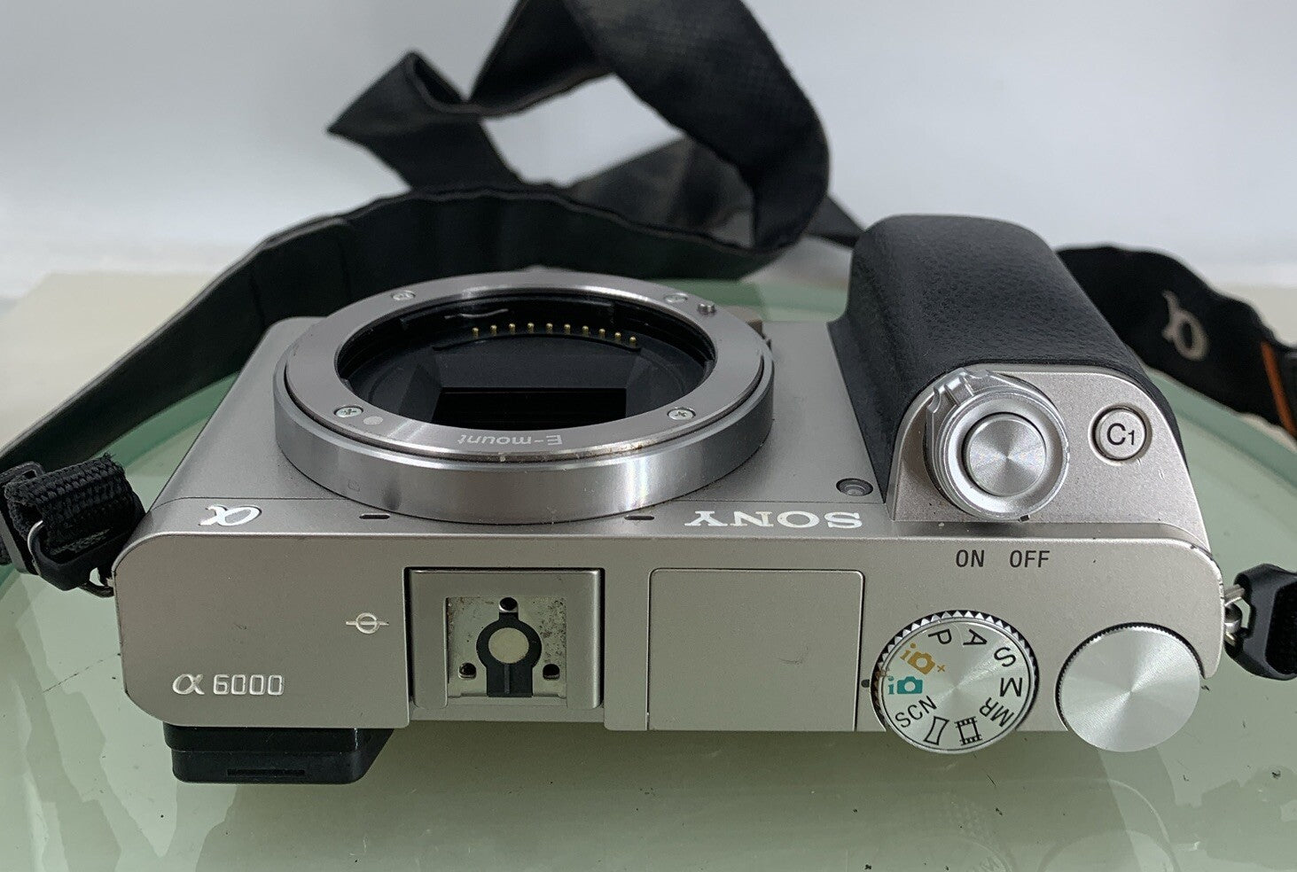 SONY APLHA A6000 GREY WITH CHARGER + COVER + WIRE PERFECTLY TESTED - 3717