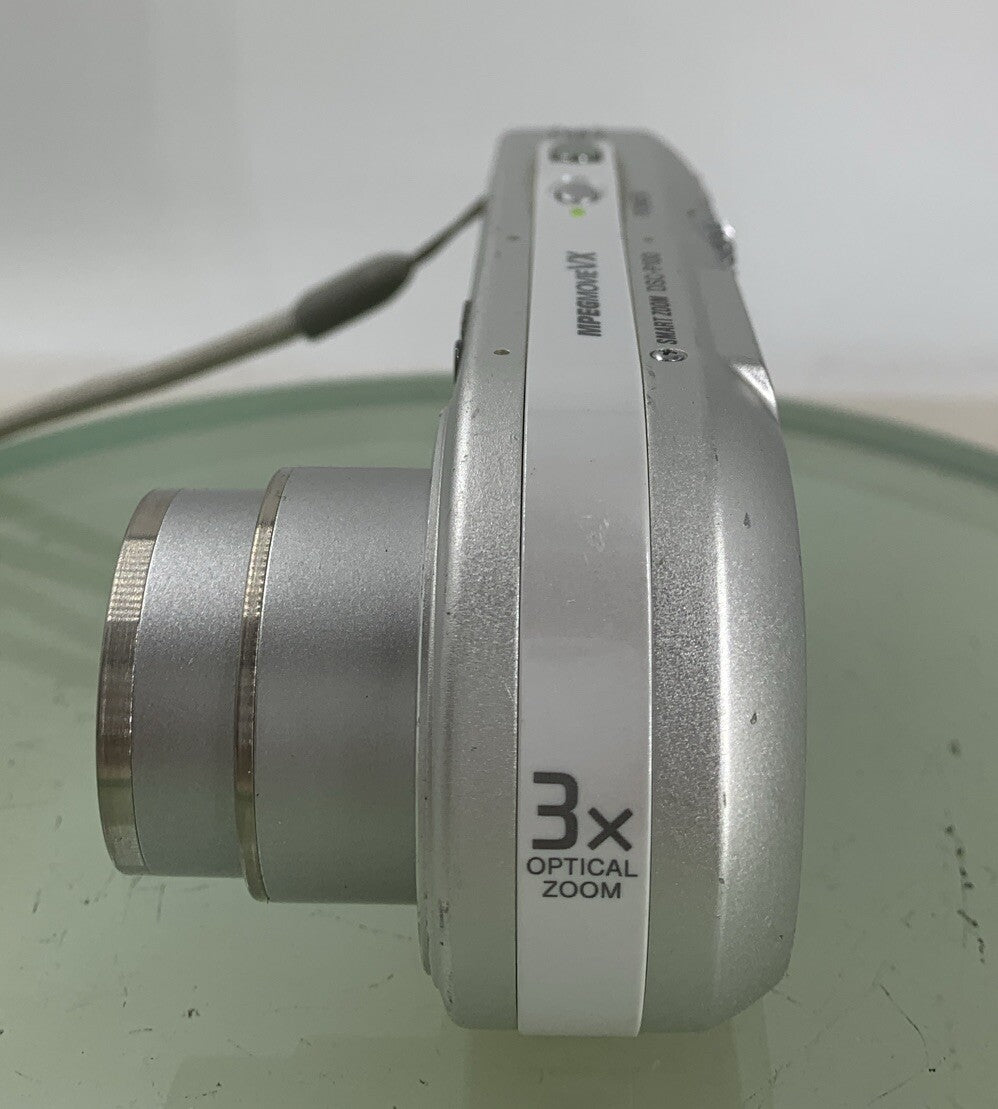 Sony Cyber Shot DSC-P100 5.1 Megapixel DIGITAL CAMERA WITH CHARGER TESTED - 4463