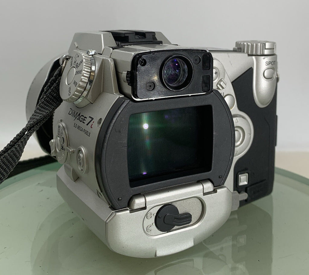 Konica MINOLTA DiMAGE 7i 5.0 MP DIGITAL CAMERA SILVER NO CARD TESTED - 6414