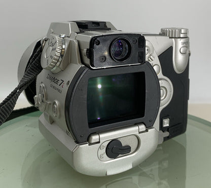 Konica MINOLTA DiMAGE 7i 5.0 MP DIGITAL CAMERA SILVER NO CARD TESTED - 6414