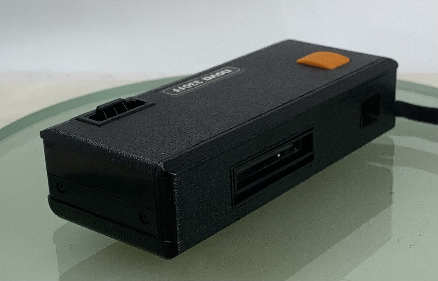 VINTAGE NOVA 330 FF POCKET CAMERA BLACK UNIT GOOD CONDITION TESTED - 9854