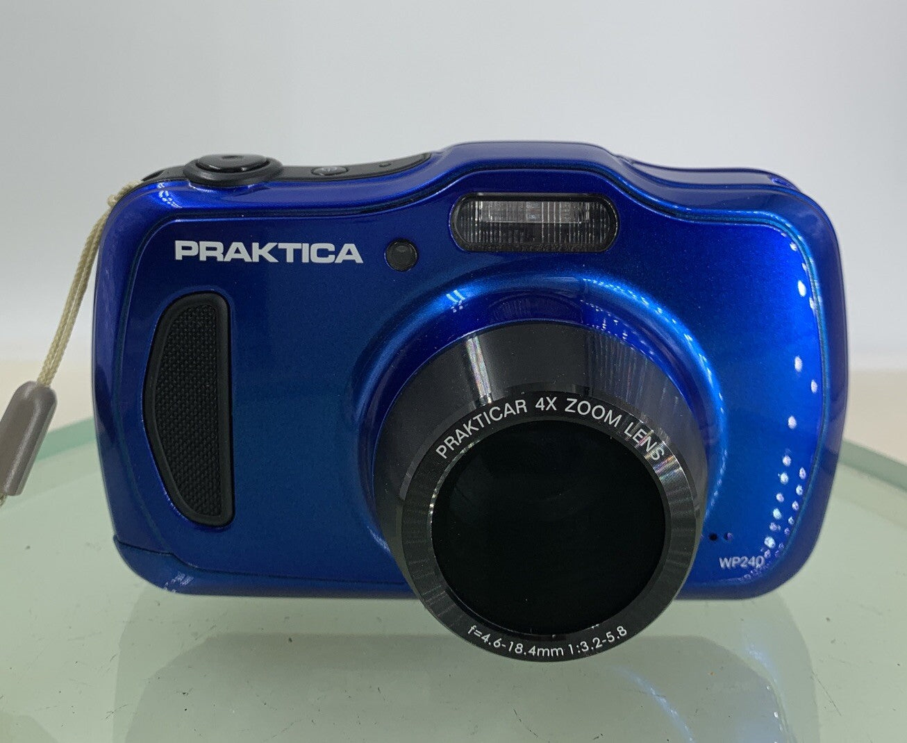 PRAKTICA WP240 WATERPROOF DIGITAL CAMERA BLUE NO CARD ONLY WIRE - TESTED - 2161