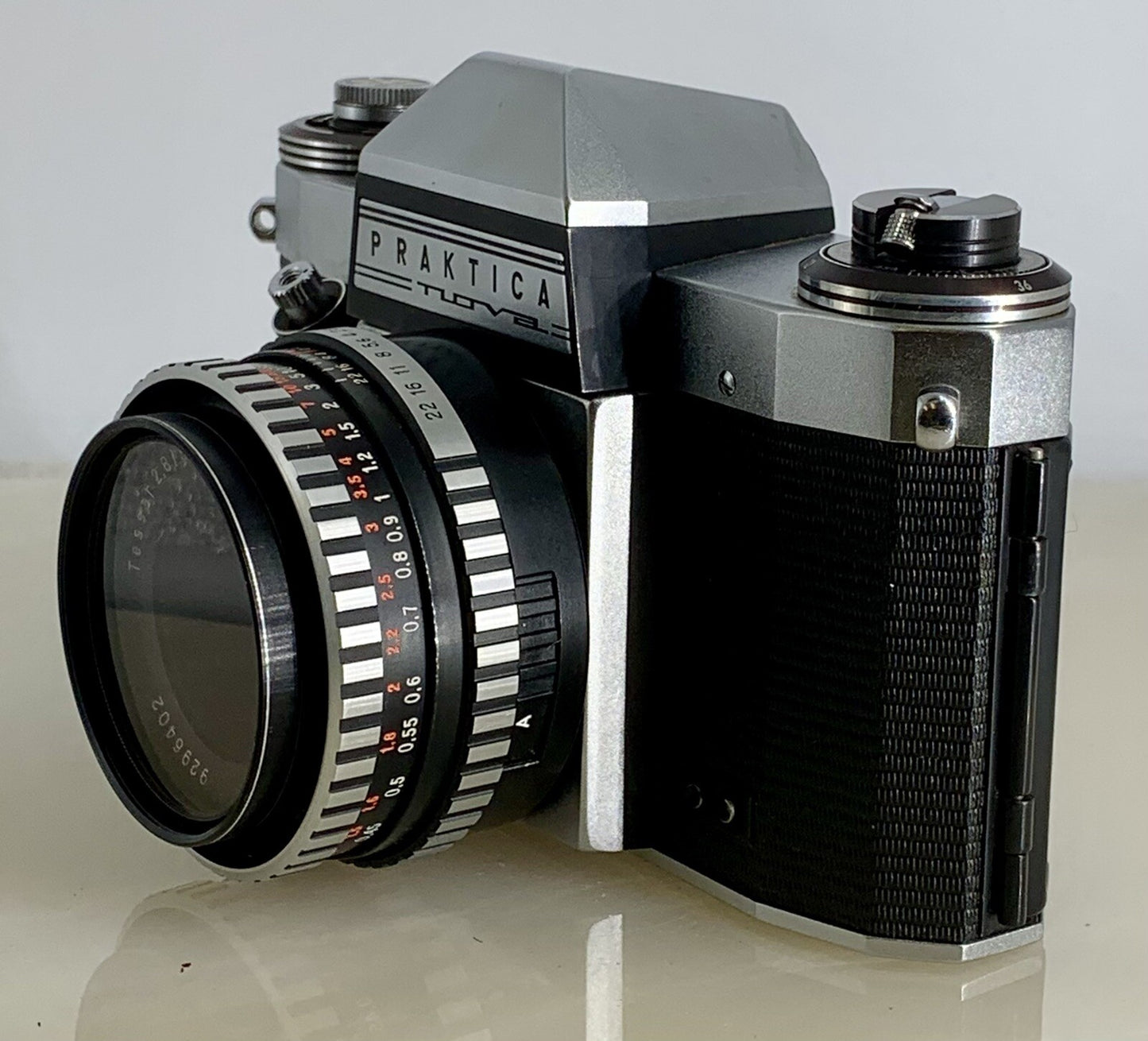 VINTAGE PRAKTICA NOVA SLR CAMERA + CASE + TESSAR 2.8 / 50 LENS + BOX - 5146