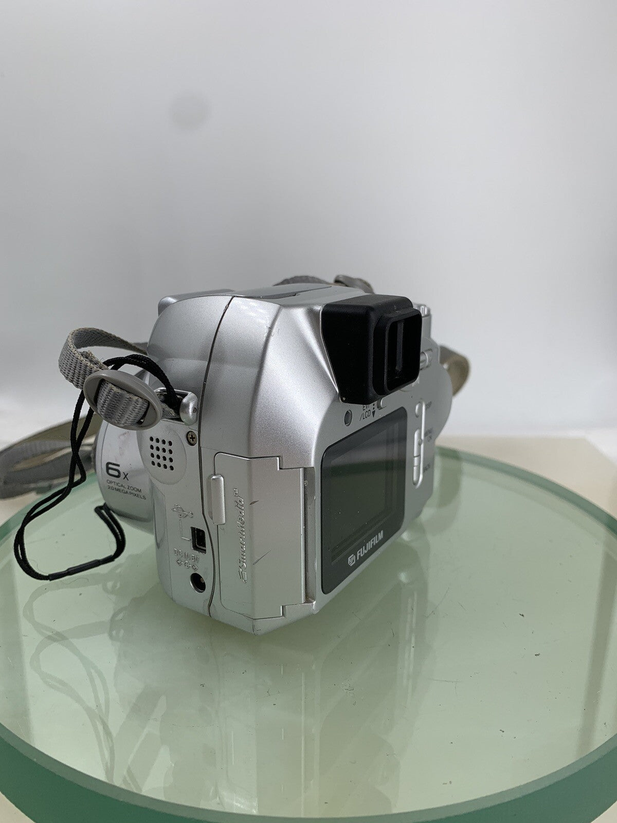 FujiFilm FinePix FUJIFILM 2800 Z Digital Camera SILVER+128MB CARD TESTED - 1764