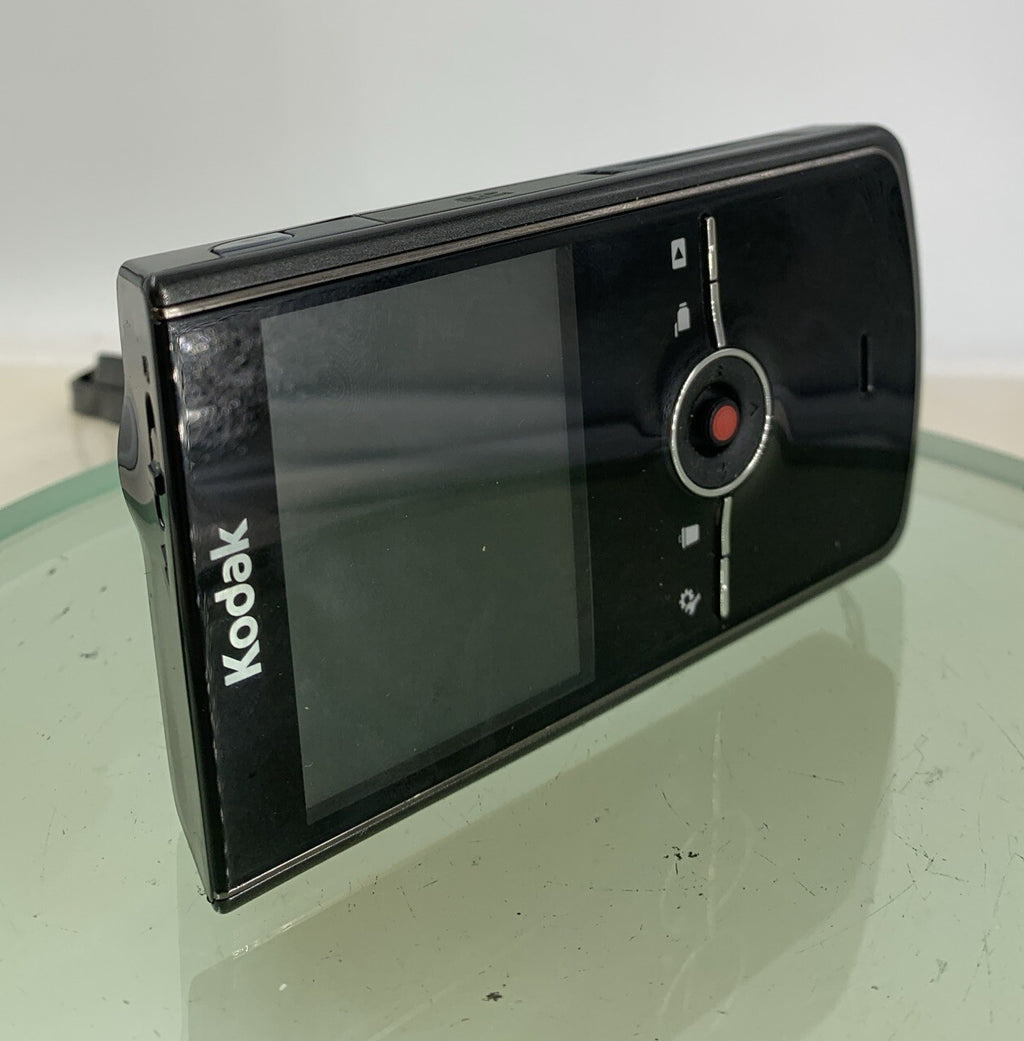 Kodak Zi8 Pocket DIGITAL HD VIDEO CAMERA WITH BOX+CHARGER+COVER TESTED - 5244