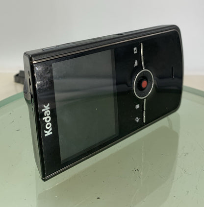 Kodak Zi8 Pocket DIGITAL HD VIDEO CAMERA WITH BOX+CHARGER+COVER TESTED - 5244