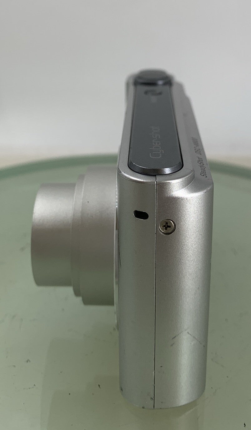 Sony CyberShot DSC-W800 DIGITAL CAMERA 20.1MP SILVER+ 8GB CARD+WIRE TESTED - 4443