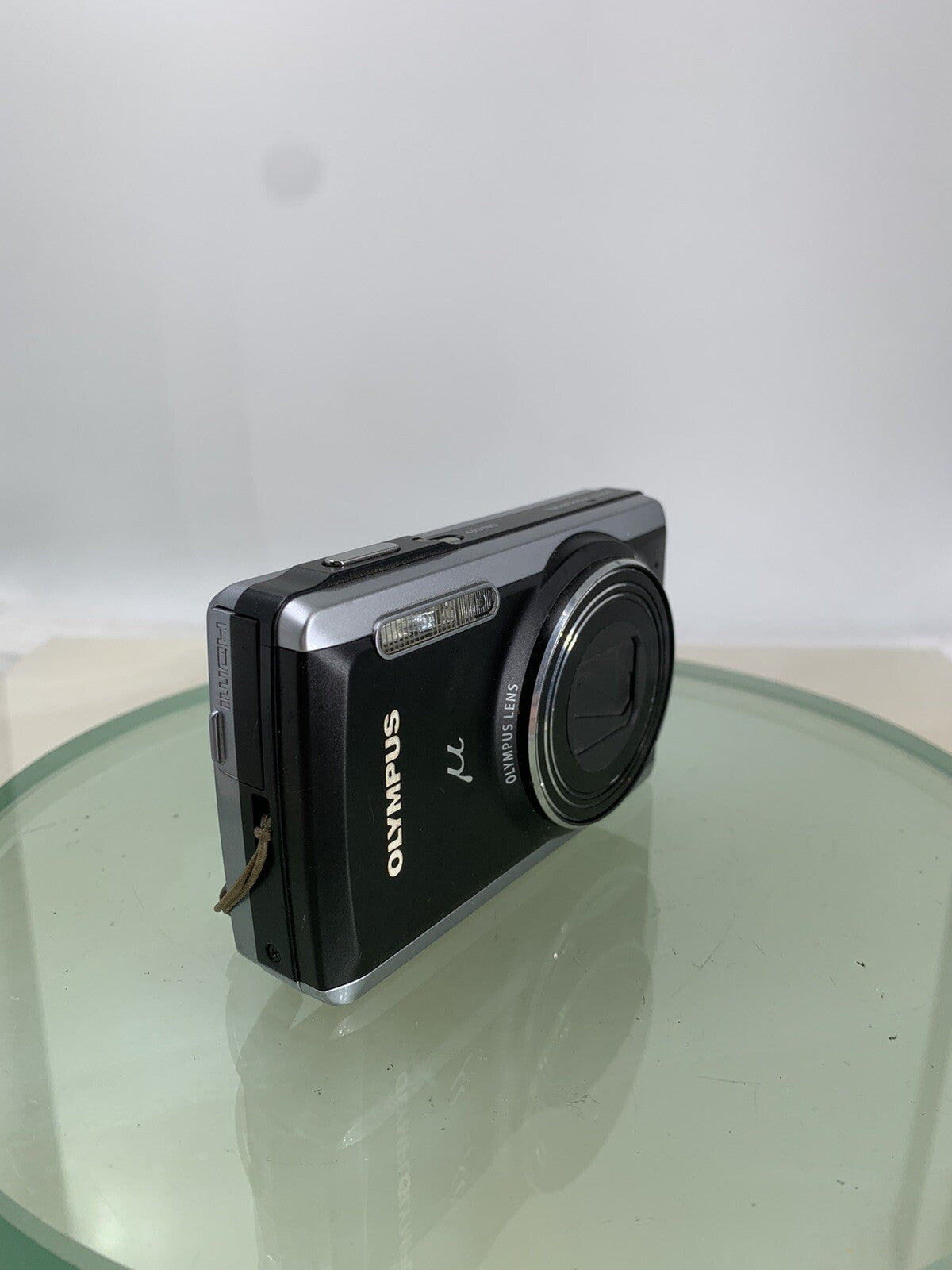 Olympus U-9010 COMPACT DIGITAL CAMERA BLACK + CHARGER + WIRE TESTED - 6962