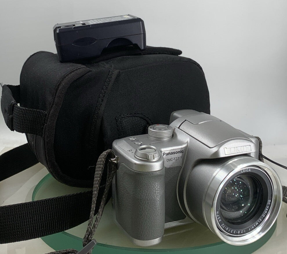 Panasonic Lumix DMC-FZ7 COMPACT DIGITAL CAMERA SILVER+CHARGER+BAG TESTED - 4570