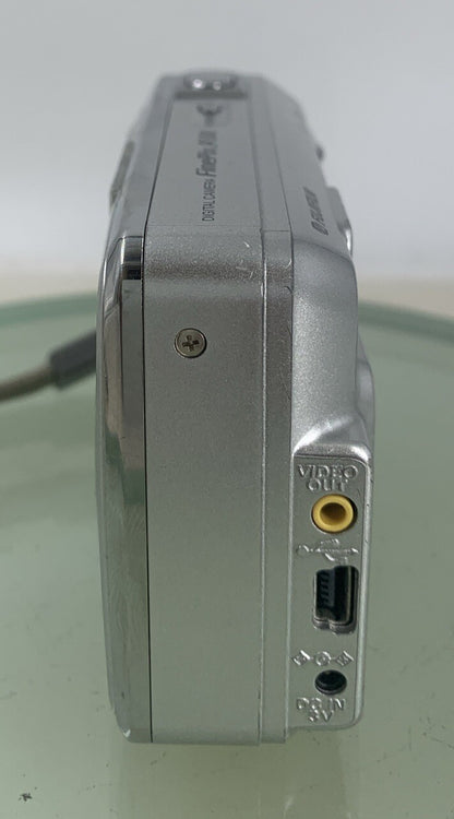 Fujifilm Digital Camera FinePix A500 5.1MP Silver NO CHARGER NOCARD TESTED - 1333