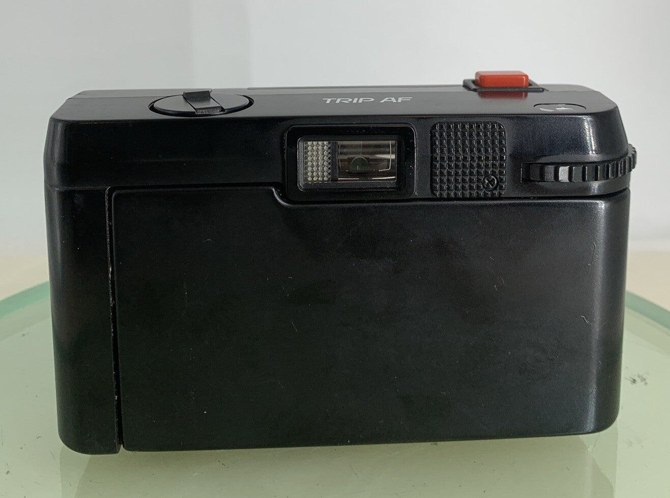 Olympus Trip AF ZUIKO BLACK POINT AND SHOOT FILM CAMERA NO BATTERY TESTED - 8415