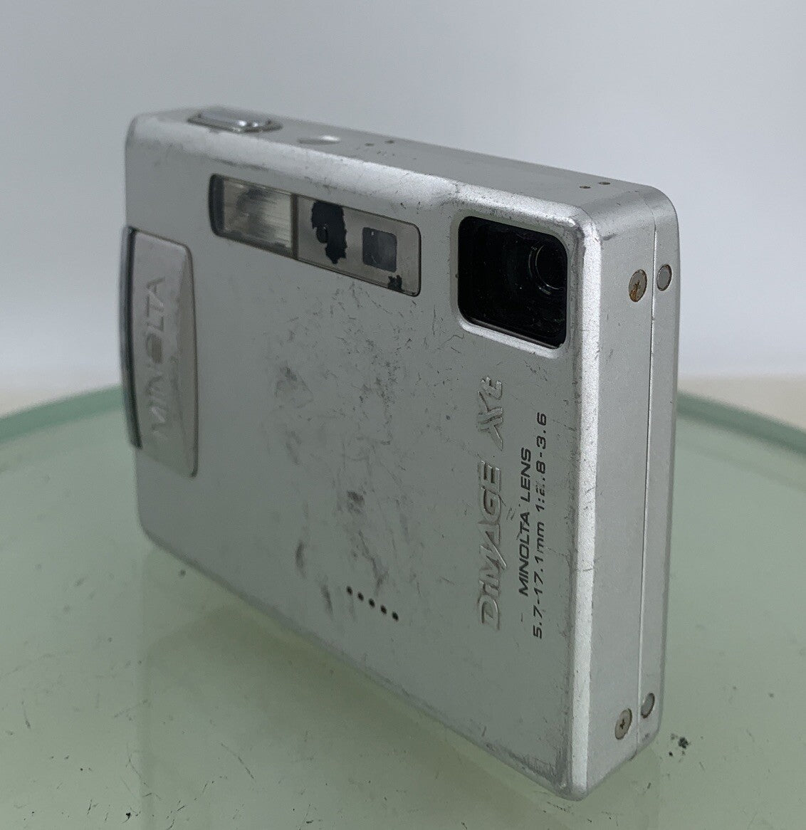KONIKA MINOLTA DIMAGE XT CAMERA SILVER WITH BOX AND CHARGER - TESTED - 2932