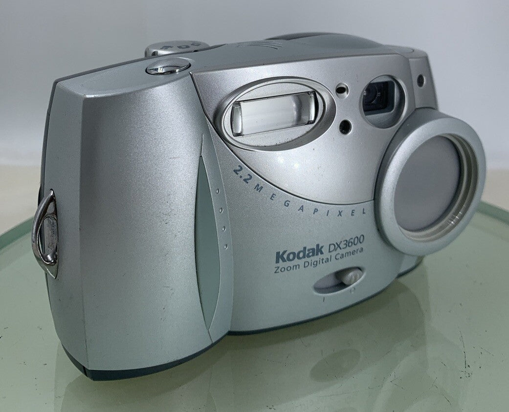 Kodak DX3600 ZOOM Digital Camera SILVER NO CARD NO CHARGER TESTED - 5690