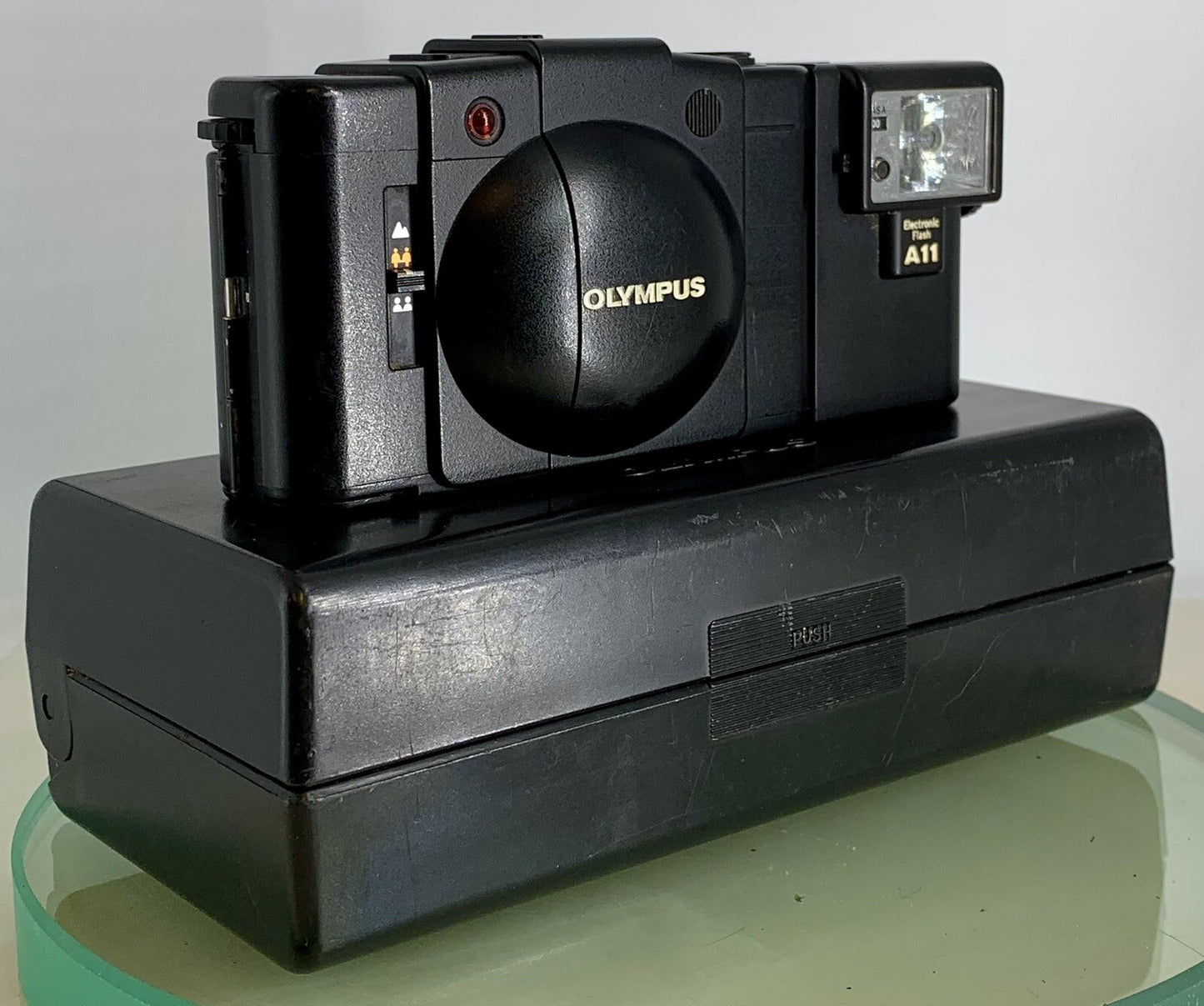 OLYMPUS XA2 Electronic Flash A11 D.ZUIKO 35mm f3.5 POINT & SHOOT CAMERA Case#3260