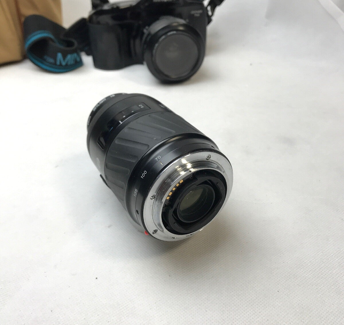 Minolta Dynax 7Xi 35mm SLR with 2 Minolta Lenses Zoom 28-80mm,70-210mm ,Great ++8
