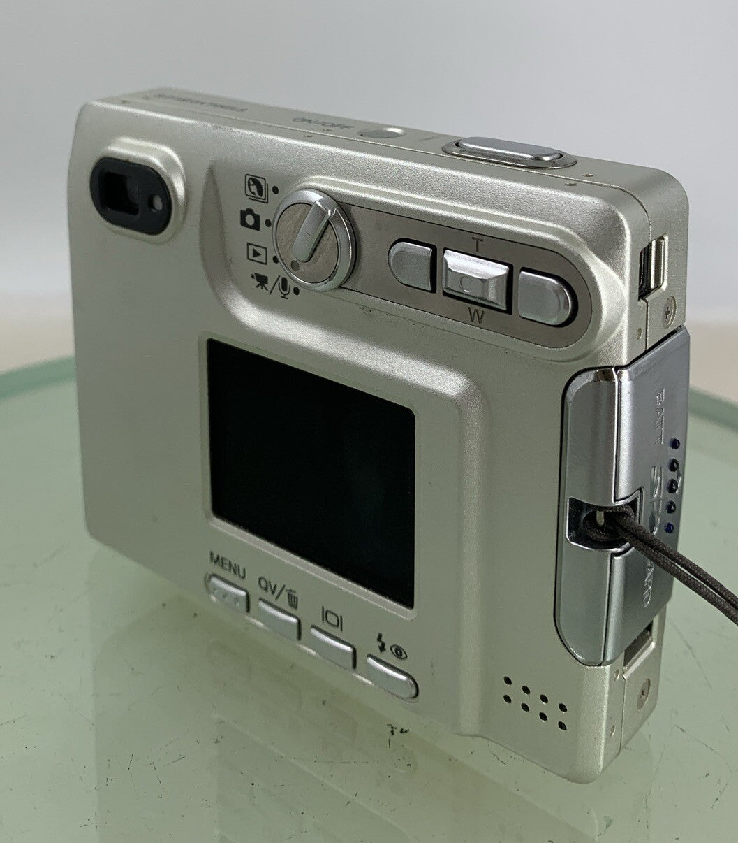KONIKA MINOLTA DIMAGE XG Camera Silver + BAG+256MB CARD+CHARGER Tested - 6206