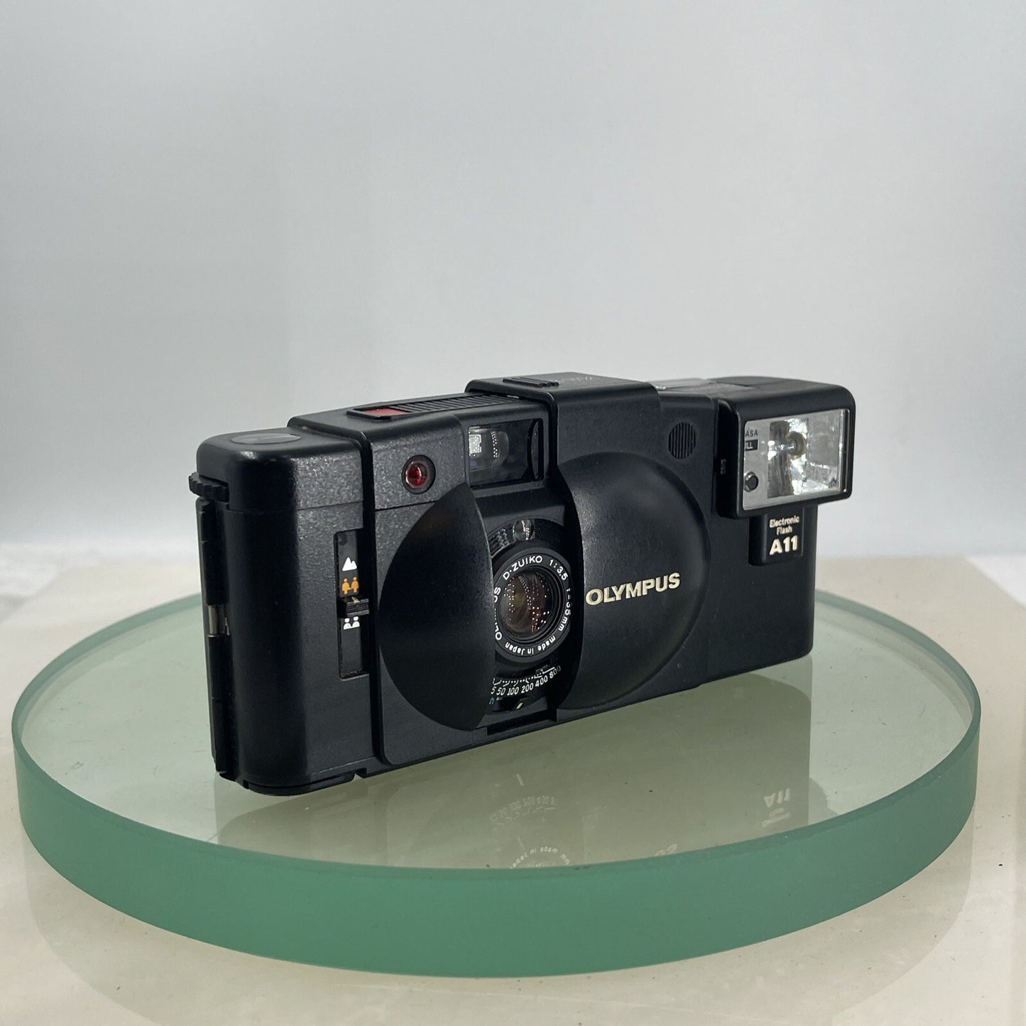 OLYMPUS XA2 Electronic Flash A11 D.ZUIKO 35mm f3.5 TESTED  POINT & SHOOT CAMERA0