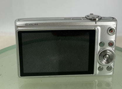 CASIO EXILM EX-Z100 CAMERA MINOR DOTS ON SCREEN SILVER WITH COVER TESTED - 7315