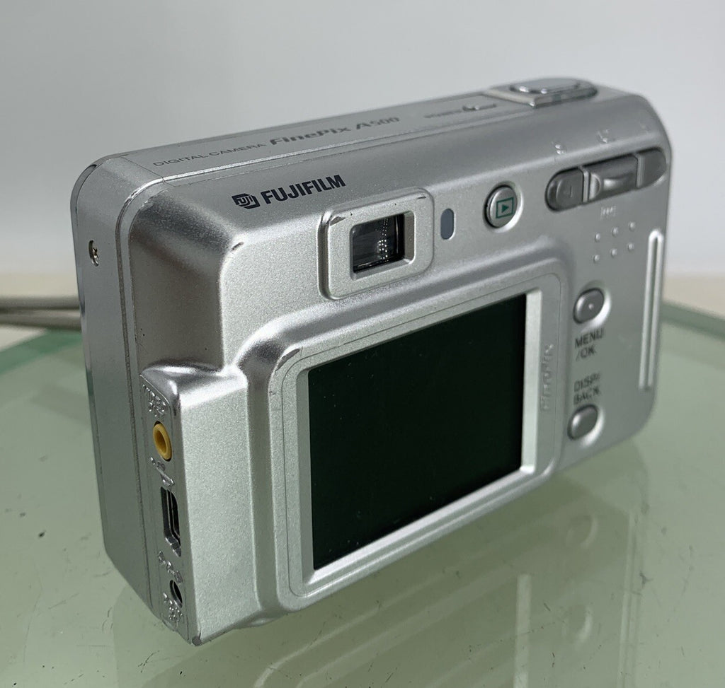 Fujifilm COMPACT DIGITAL CAMERA FinePix A500 5.1MP Silver NO CARD - TESTED - 5154