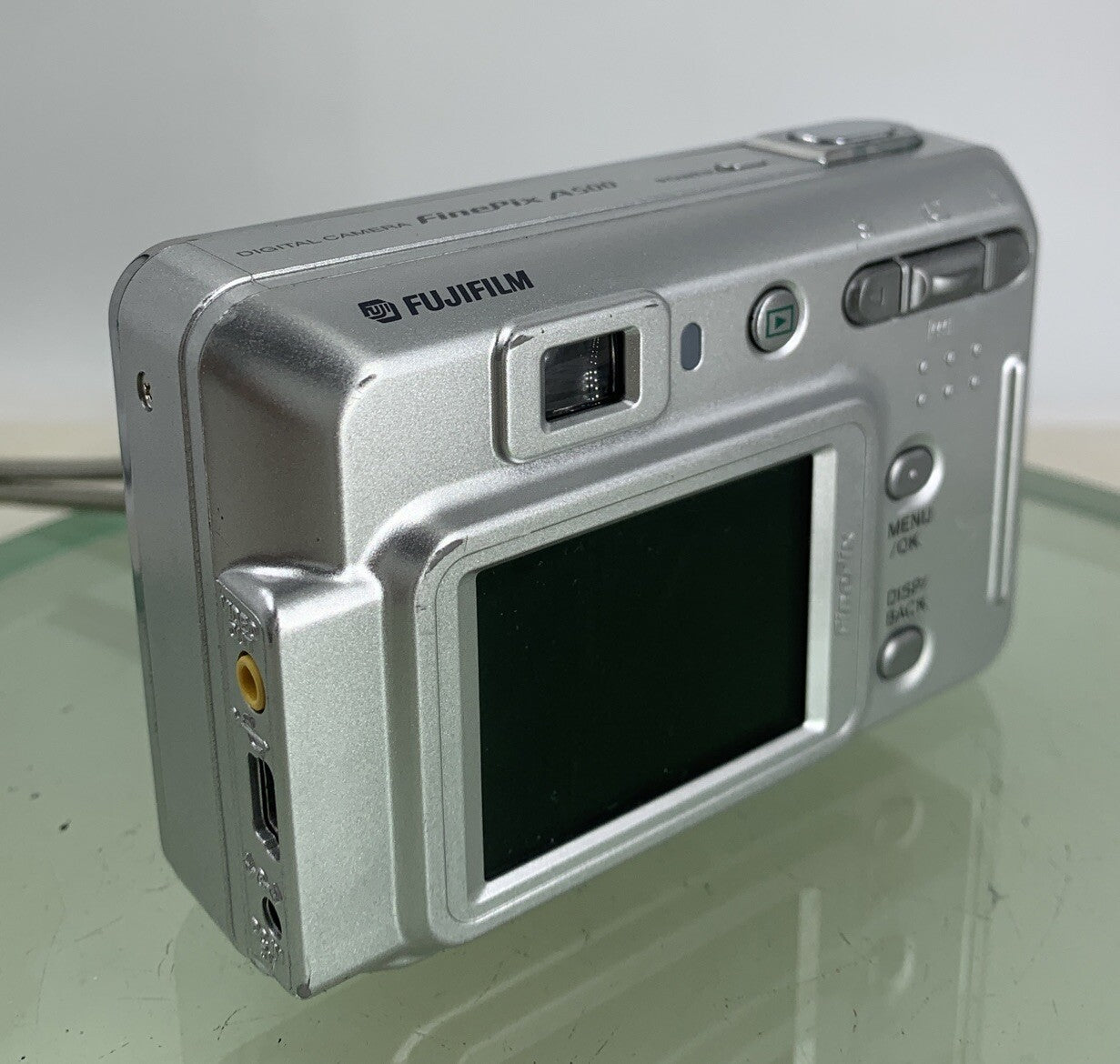Fujifilm COMPACT DIGITAL CAMERA FinePix A500 5.1MP Silver NO CARD - TESTED - 5154