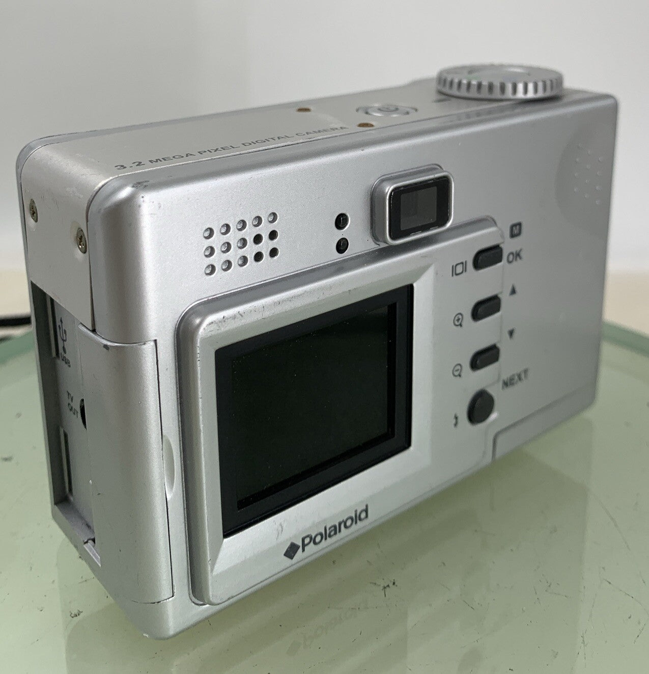 Polaroid COMPACT DIGITAL CAMERA PDC 3035 3.2MP NO CHARGER SILVER TESTED - 1324