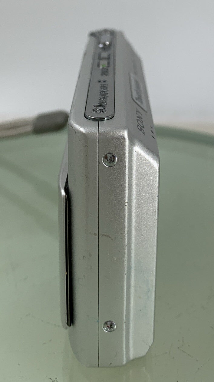 SONY DSC-T70 8.1 MP CyberShot Digital Camera SILVER+CHARGER+WIRE TESTED - 7613