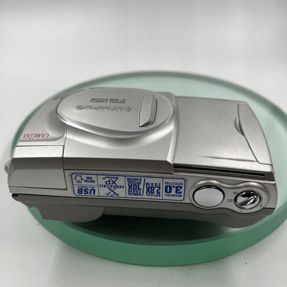 Olympus C-300 Zoom Digital Camera 3.0MP Megapixel 2.8x Optical Zoom-Silver # 9695