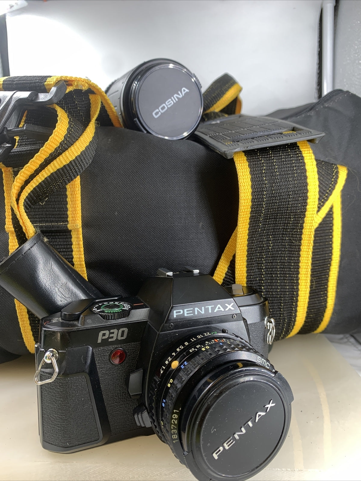 PENTAX P30 50mm DIGITAL SLR with COSINA Zoom lens BLACK WITH BAG - TESTED - 9370