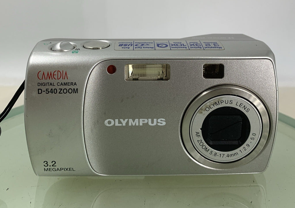 Olympus Digital Camera Camedia D-540 Zoom 3.2MP SILVER NO CHARGER TESTED - 2411