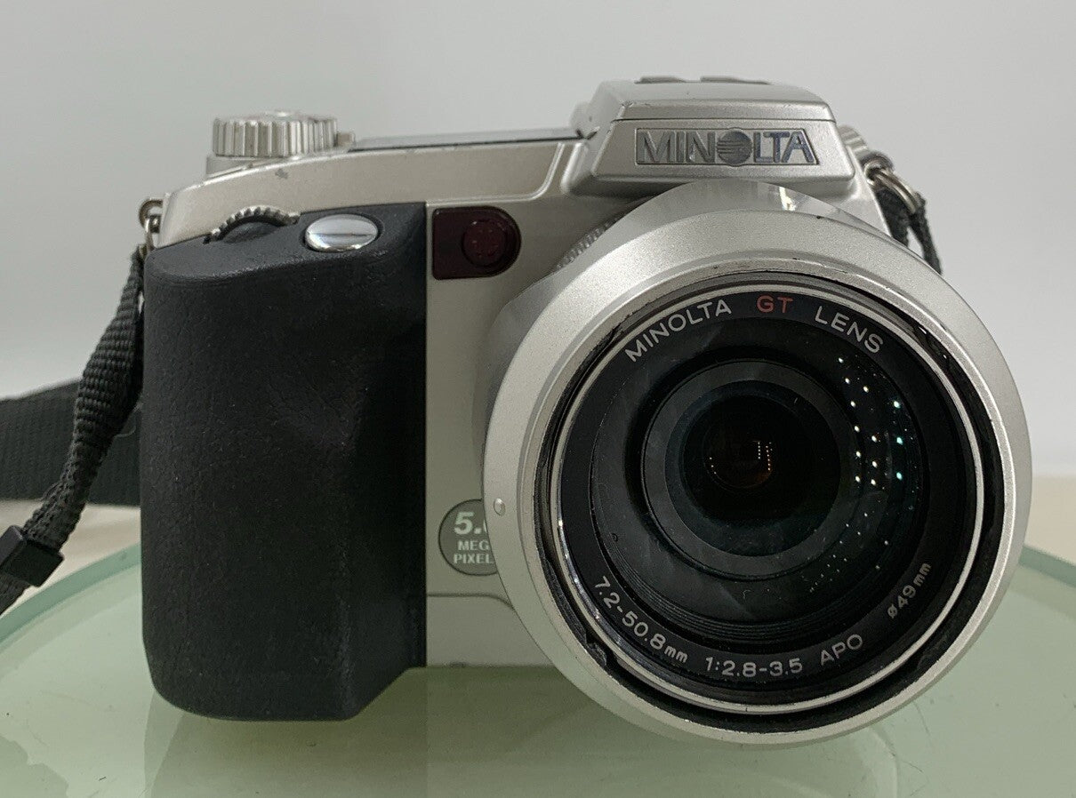 Konica MINOLTA DiMAGE 7i 5.0 MP DIGITAL CAMERA SILVER NO CARD TESTED - 6411