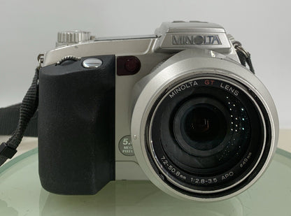 Konica MINOLTA DiMAGE 7i 5.0 MP DIGITAL CAMERA SILVER NO CARD TESTED - 6411