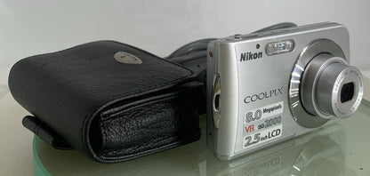 Nikon CoolPix S210 8.0MP Digital Camera SILVER+CHARGER+COVER+WIRE TESTED - 9950