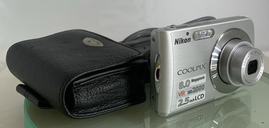 Nikon CoolPix S210 8.0MP Digital Camera SILVER+CHARGER+COVER+WIRE TESTED - 9950