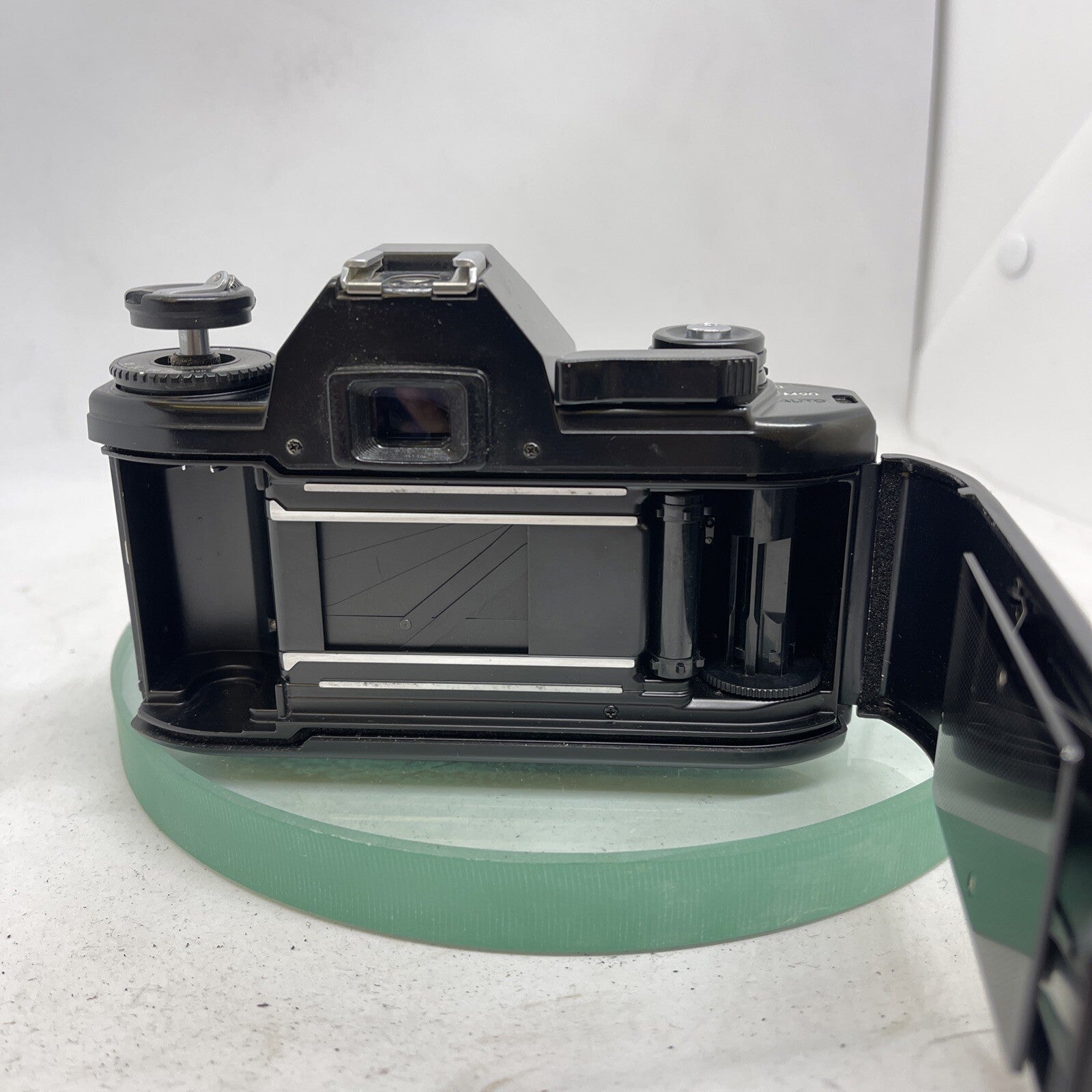 Nikon EM SLR 35mm Film Camera + 28mm 1:2.8 Lens (SUNACTION AUTO) TESTED 168