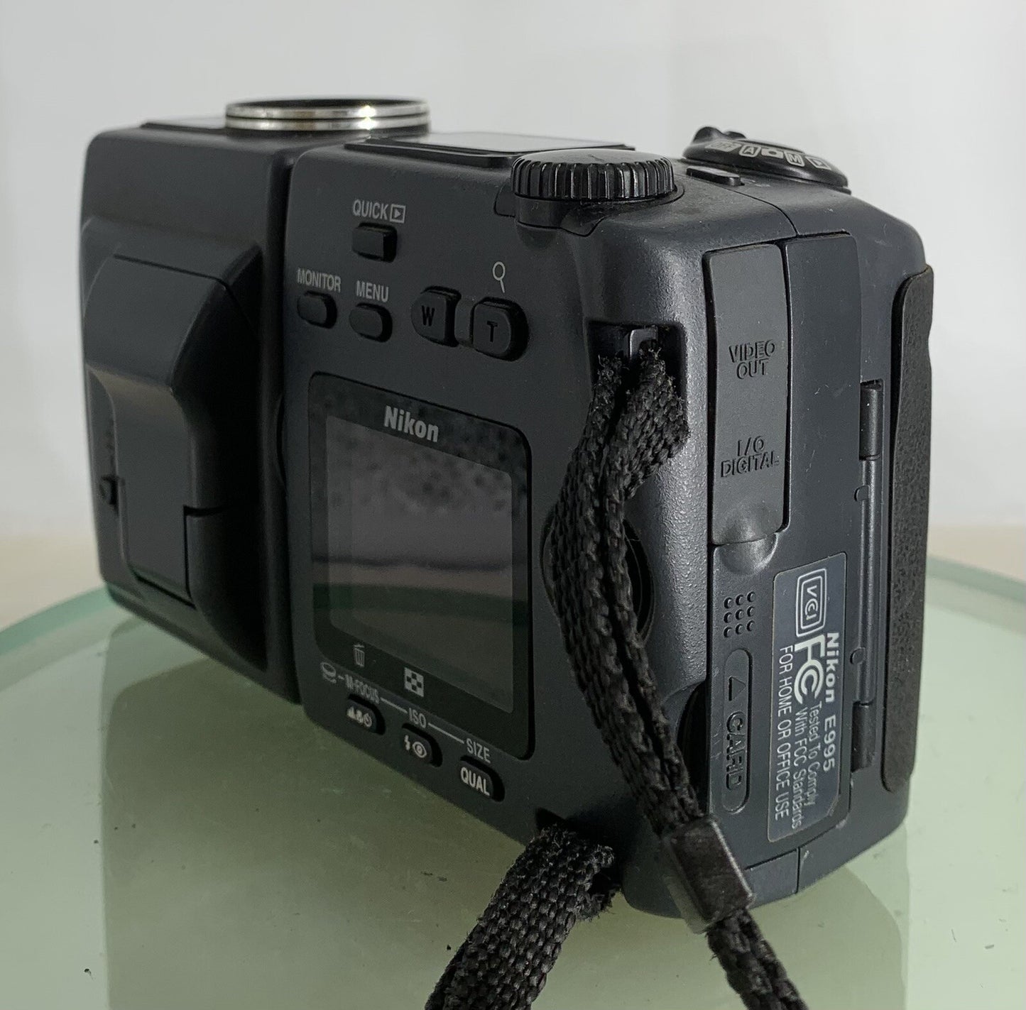 Nikon Digital Camera Coolpix 995 3.3MP Grey Retro Vintage+CHARGER-TESTED - 6803