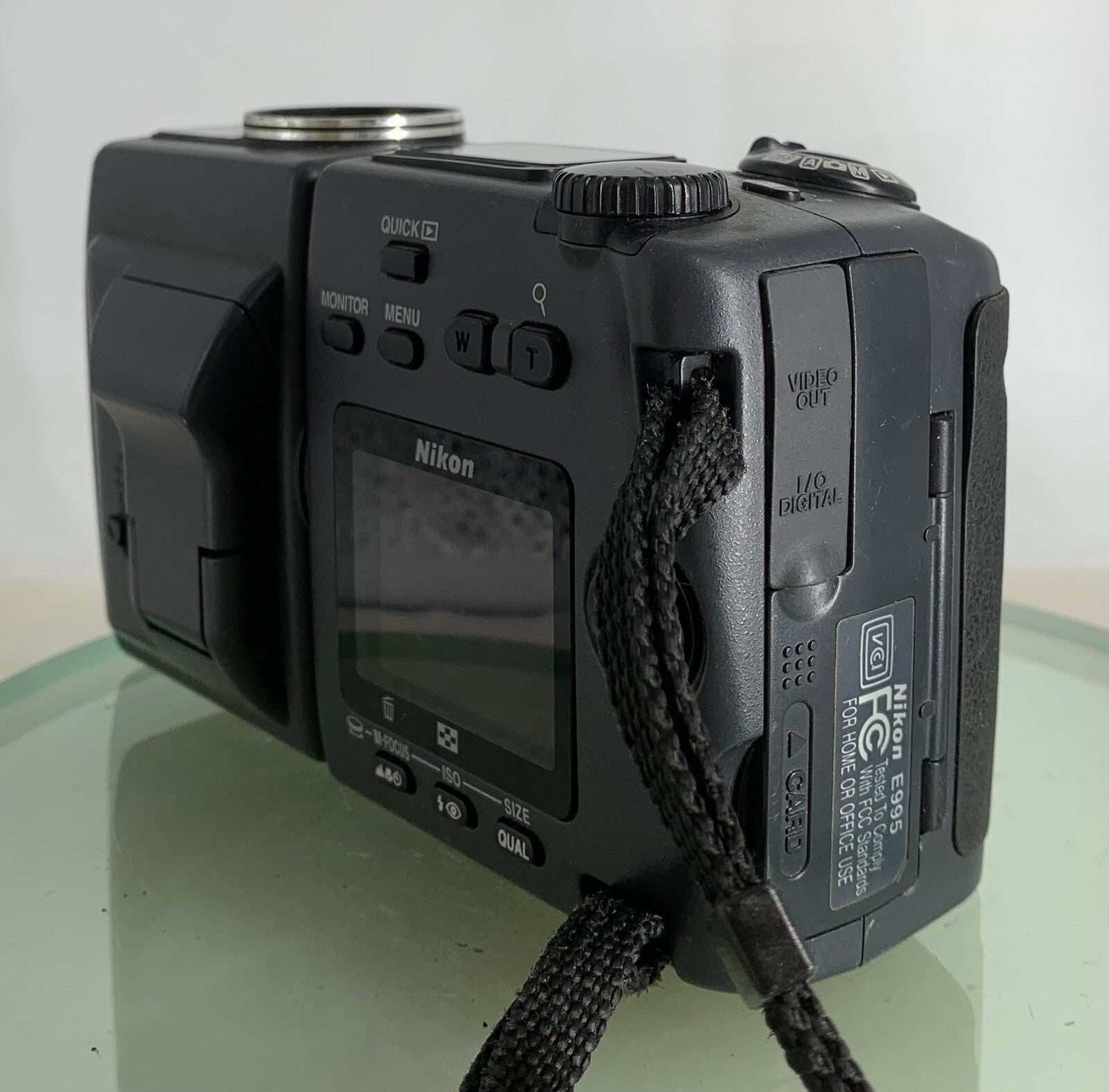 Nikon Digital Camera Coolpix 995 3.3MP Grey Retro Vintage+CHARGER-TESTED - 6803
