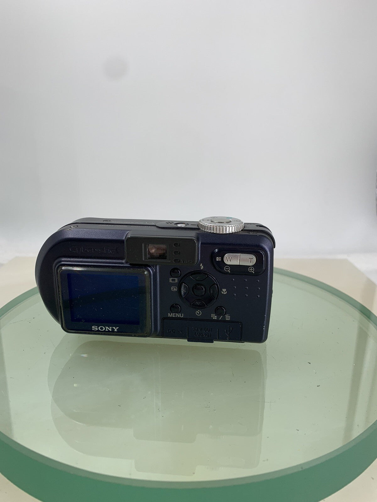 Sony Cybershot DSC P10 5MP DIGITAL CAMERA + CHARGER + WIRE + COVER TESTED - 5844