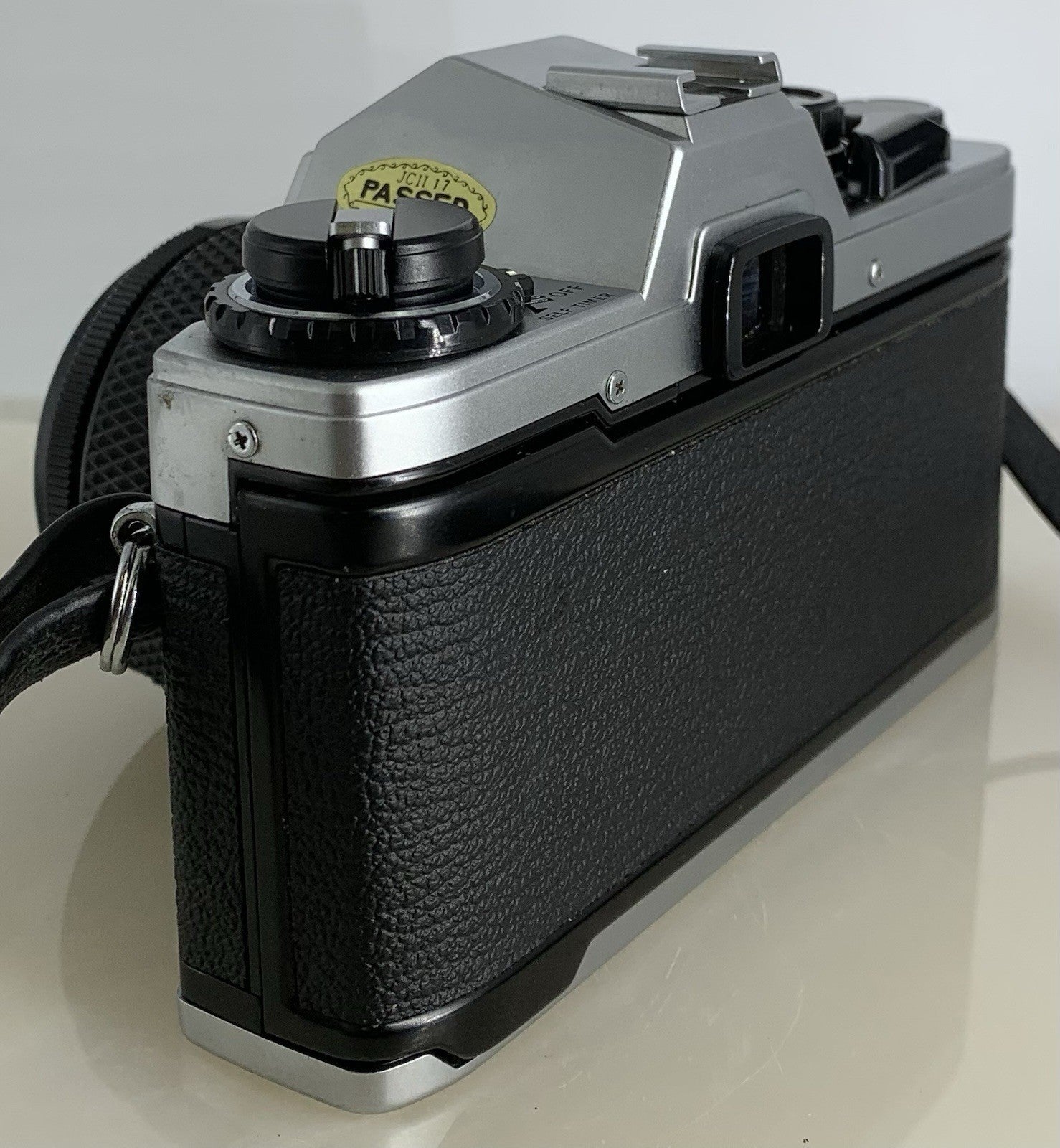 Olympus OM10 35mm Film SLR Manual Camera + Olympus 50mm f/1:1.8 MC + Case #1365