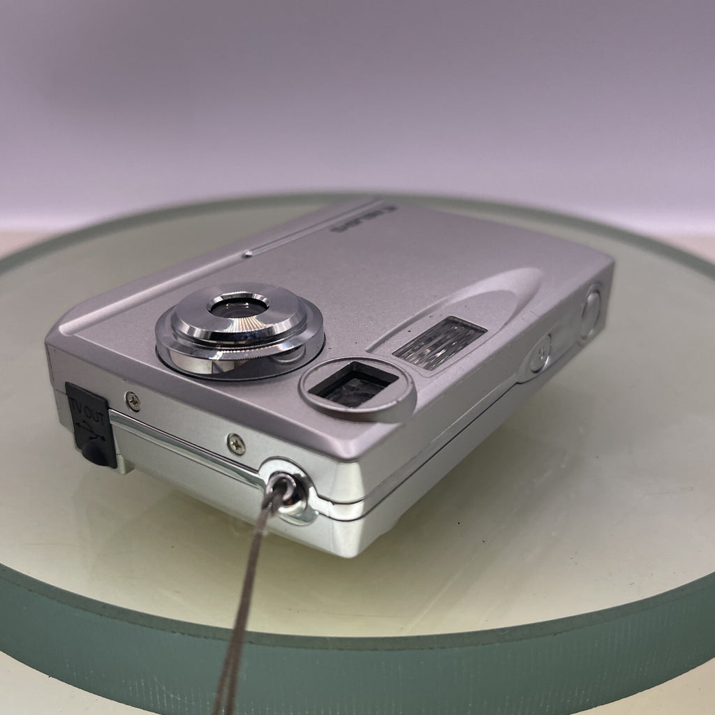 Relisys RDC-3100 3.1MP Compact Digital Camera Silver Tested 128MB SD Card #6418