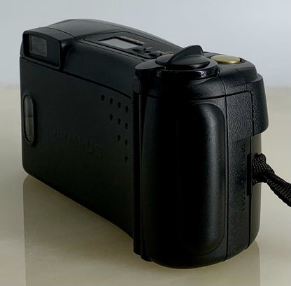 Vintage Black Olympus Superzoom 800 35mm Film Point & Shoot Film Camera #3543
